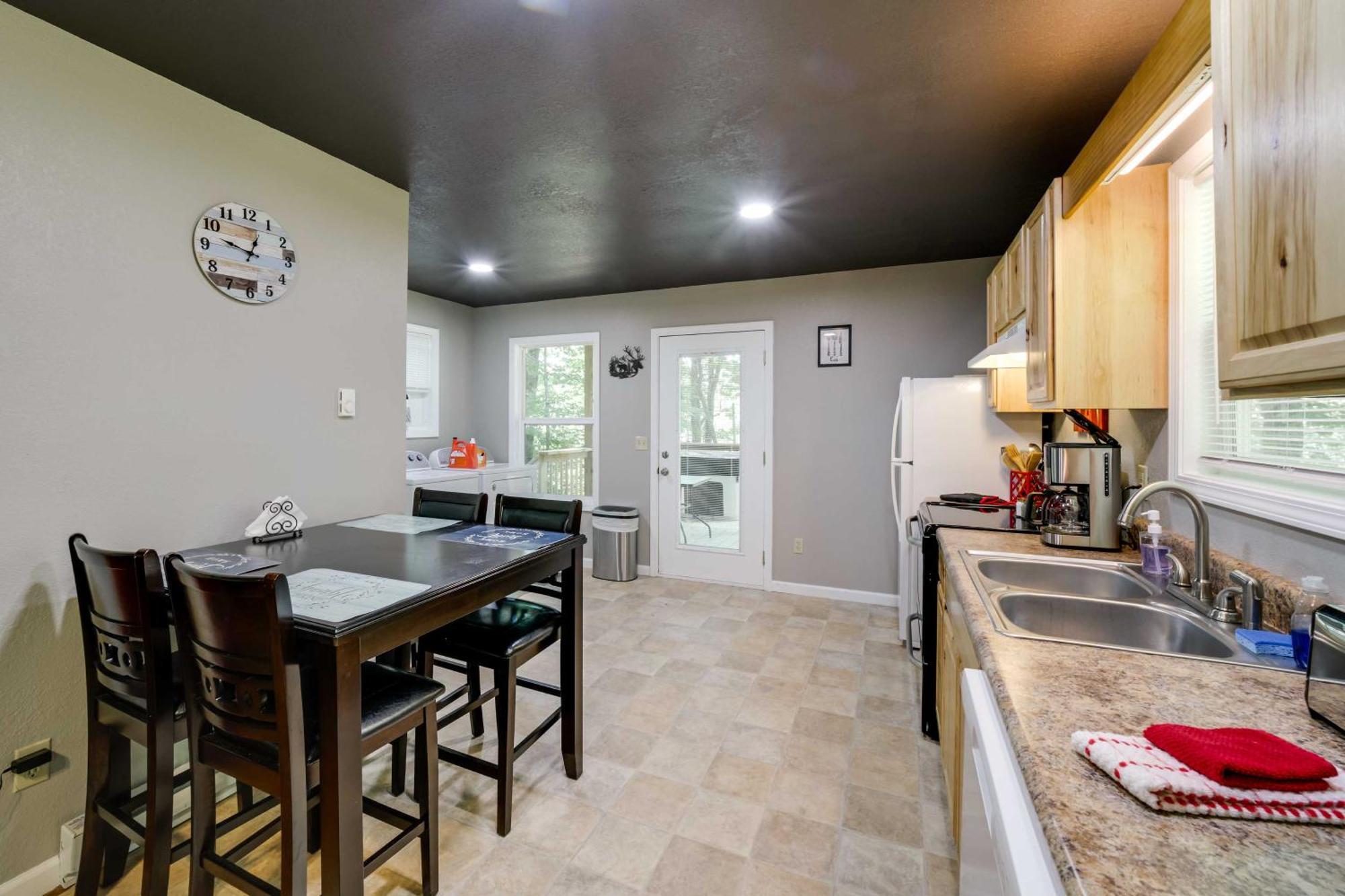Cozy Whittier Cabin And Yard And Hot Tub, Pets Welcome Exterior photo